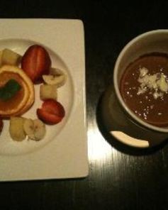 Фондю из шоколада и сливок