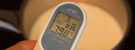 клубника и шоколад с мороженым. Шаг 2