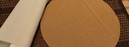 елка из шампанского и конфет. Шаг 2