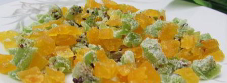 конфеты из белого шоколада с орешками и цукатами. Шаг 2