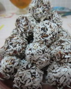 Конфеты из фиников