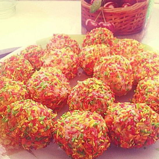 Рецепт конфет с кокосовой стружкой, вафлей и орешком