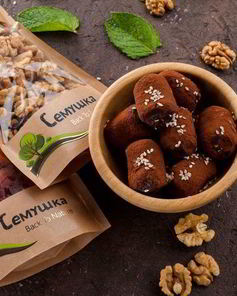 Конфеты с курагой и орехами