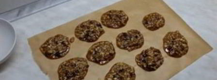 конфеты с орехами, кунжутом, семечками и медом. Шаг 4