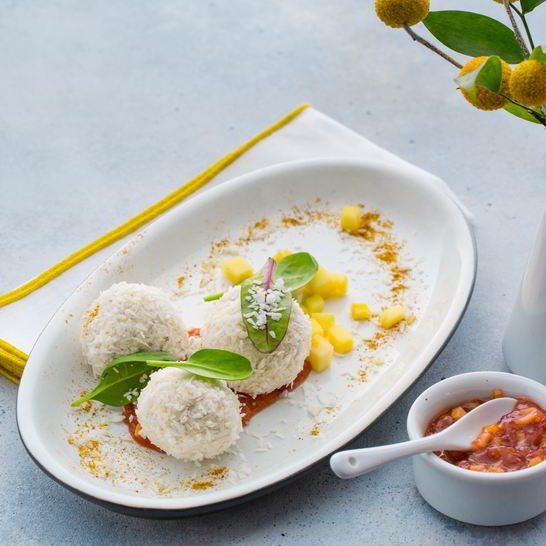 Рецепт куриных конфет с карри и манго