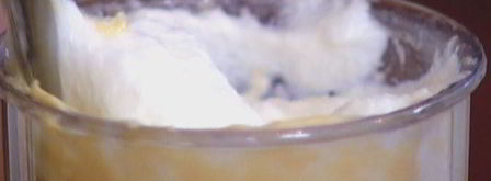 бисквит с клубникой и сливочным кремом. Шаг 7