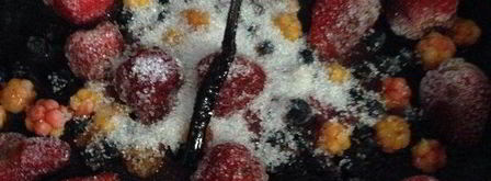 блинчики с кремом из маскарпоне и фламбированные ягоды. Шаг 2