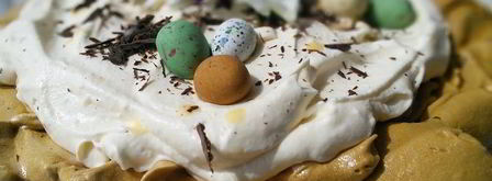 карамельная павлова со сливочным кремом и яичным ликером. Шаг 10