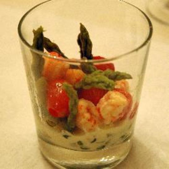 Рецепт королевских креветок со спаржей в креманках