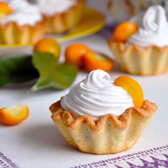 Рецепт корзиночек с белковым кремом песочные