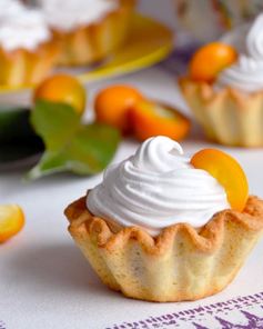 Корзиночки с белковым кремом песочные