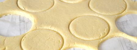 корзиночки с белковым кремом песочные. Шаг 7