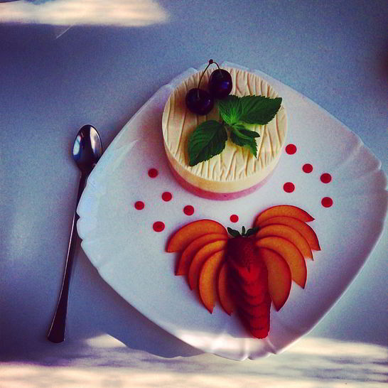 Рецепт крема-пломбира с ягодами и мятой