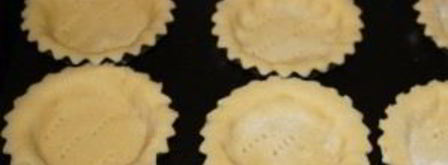песочные корзиночки с белковым кремом. Шаг 5