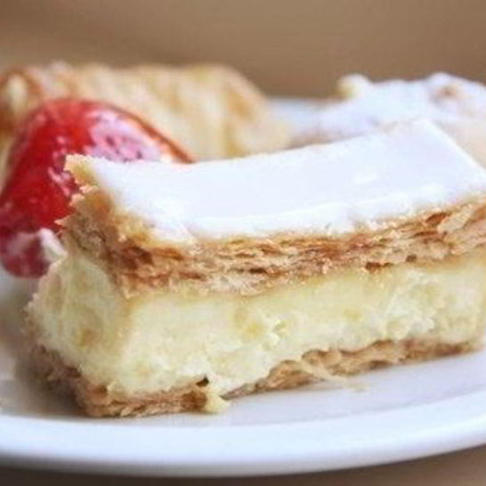 Рецепт полосок из слоеного теста с кофейным кремом