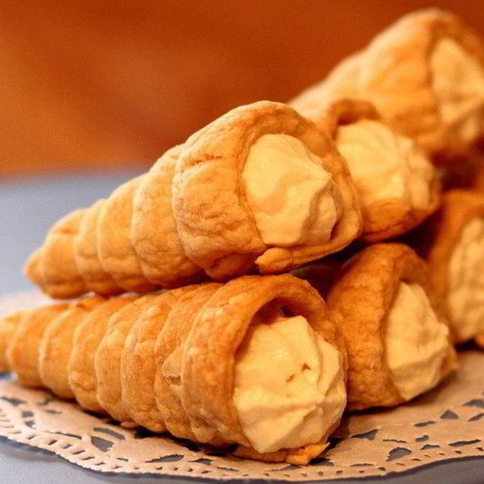 Рецепт слоеных трубочек с творожным кремом