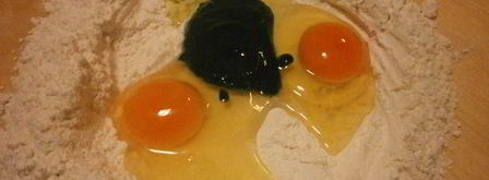 тортеллини из зеленого теста с начинкой из креветок и кремом из редьки. Шаг 4