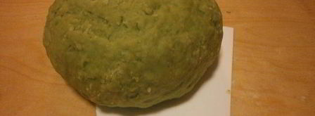 тортеллини из зеленого теста с начинкой из креветок и кремом из редьки. Шаг 5