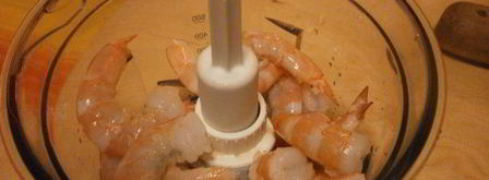 тортеллини из зеленого теста с начинкой из креветок и кремом из редьки. Шаг 7