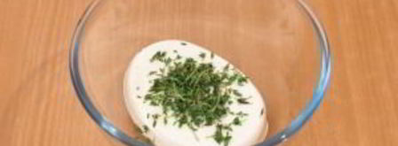 цыпленок, запеченный под кремом из филадельфии, чеснока, перца и тимьяна. Шаг 2