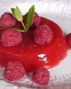 Малиновое желе с пузырьками