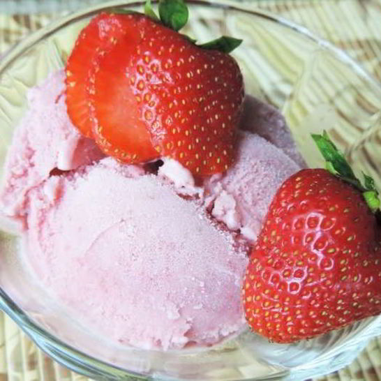 Рецепт домашнего клубничного мороженого