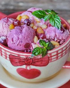 Домашнее мороженое из свеклы с клюквой, апельсином и кленовым сиропом
