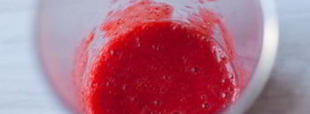 клубничное мороженое на сгущенке. Шаг 3