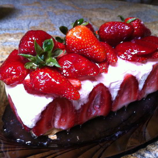 Рецепт клубничного торта-мороженого