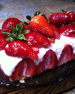 Клубничный торт-мороженое