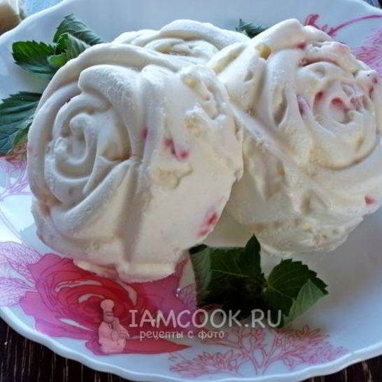 Рецепт мороженого с клубникой и белым шоколадом