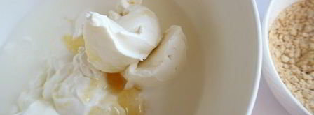 творожное мороженое с мягким грильяжем. Шаг 4