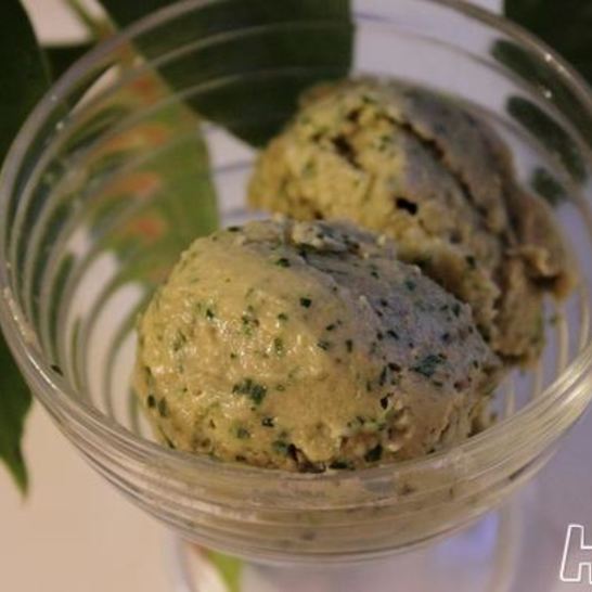 Рецепт зеленого мороженого с авокадо и рукколой