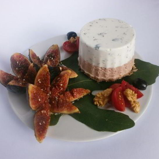 Рецепт мусса два вкуса из творога и ветчины с инжиром