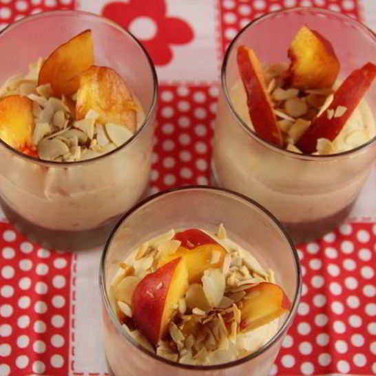 Рецепт персикового мусса с медом и миндалем