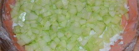 праздничный цукотто из форели с нежнейшим креветочным муссом, огурцом и сливочным кремом. Шаг 19