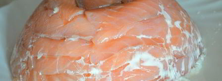 праздничный цукотто из форели с нежнейшим креветочным муссом, огурцом и сливочным кремом. Шаг 21