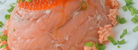 праздничный цукотто из форели с нежнейшим креветочным муссом, огурцом и сливочным кремом. Шаг 22