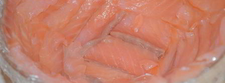 праздничный цукотто из форели с нежнейшим креветочным муссом, огурцом и сливочным кремом. Шаг 4