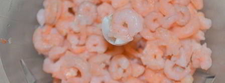 праздничный цукотто из форели с нежнейшим креветочным муссом, огурцом и сливочным кремом. Шаг 7