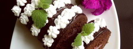 шоколадный рулет с черничным муссом. Шаг 10