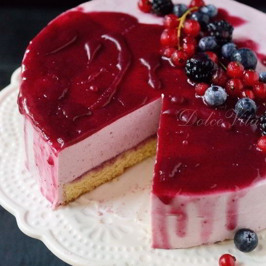 Рецепт торта-мусса с черной смородиной