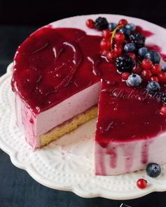 Торт-мусс с черной смородиной