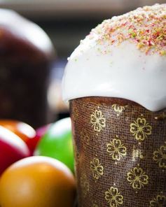 Кулич пасхальный с курагой и черносливом