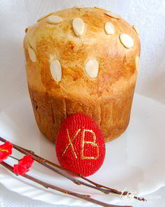 Кулич с миндальными орехами