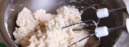 пасхальные булочки с кремом и абрикосами. Шаг 7