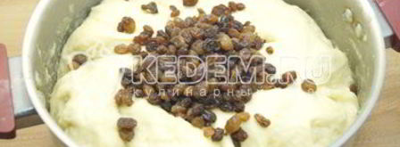 вкусный пасхальный кулич с изюмом. Шаг 9