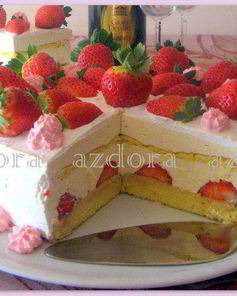 Клубничный торт-суфле Поцелуй