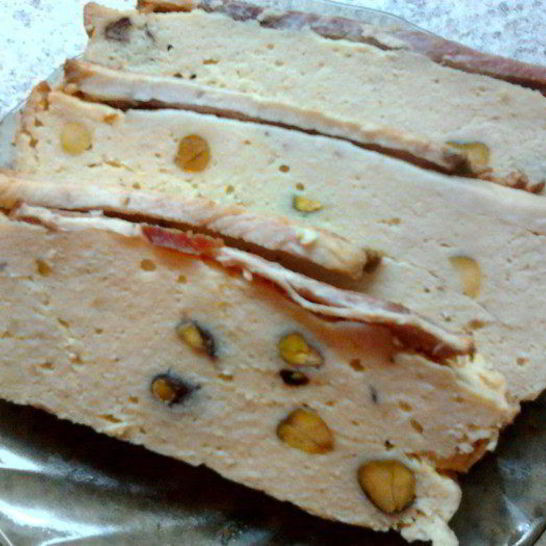 Рецепт куриного суфле с фисташками