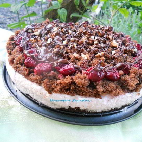 Рецепт шоколадного кухэ с нежнейшим вишневым кремовым суфле